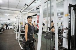 爱健身52岁女警黄爱凤成了“出彩中国人”